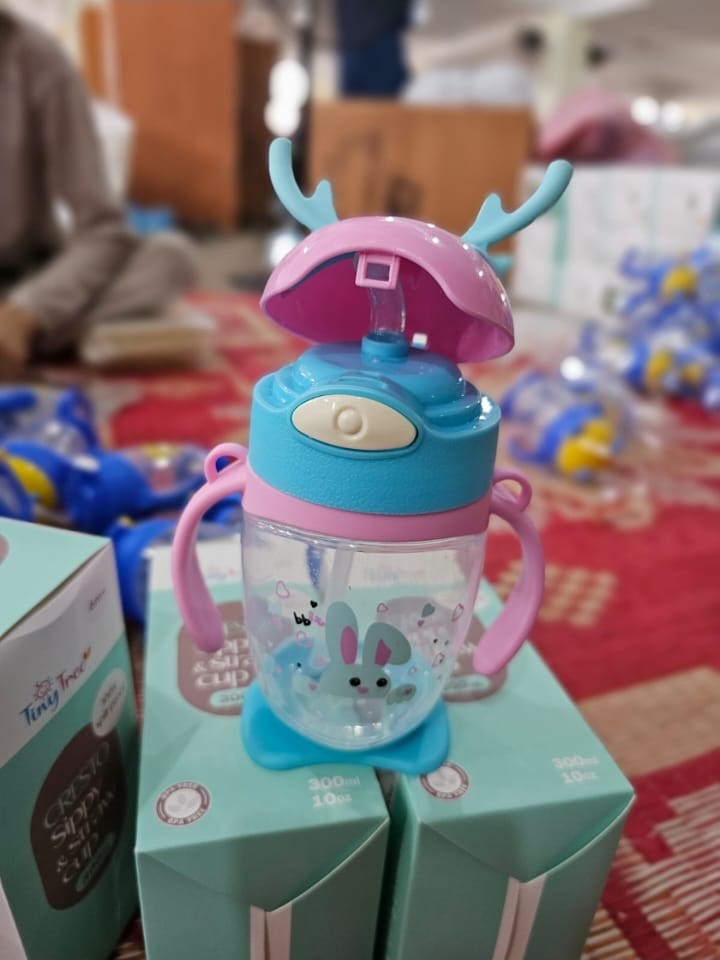 Portable Stain Resistant Kids Cute Bear Cartoon Straw Cup Water Bottle with Carry Strap and Measurement Marks For Children