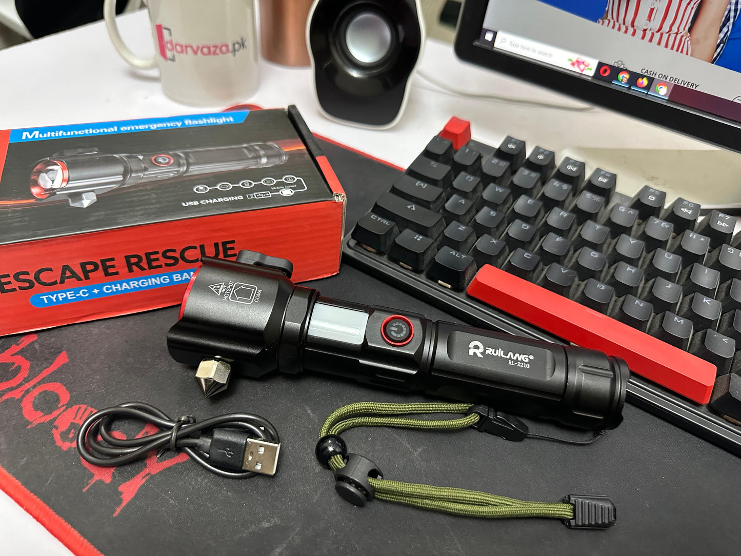 Super Bright Metal FlashLight Torch with adjustable focus Hammer and Mobile Power Bank