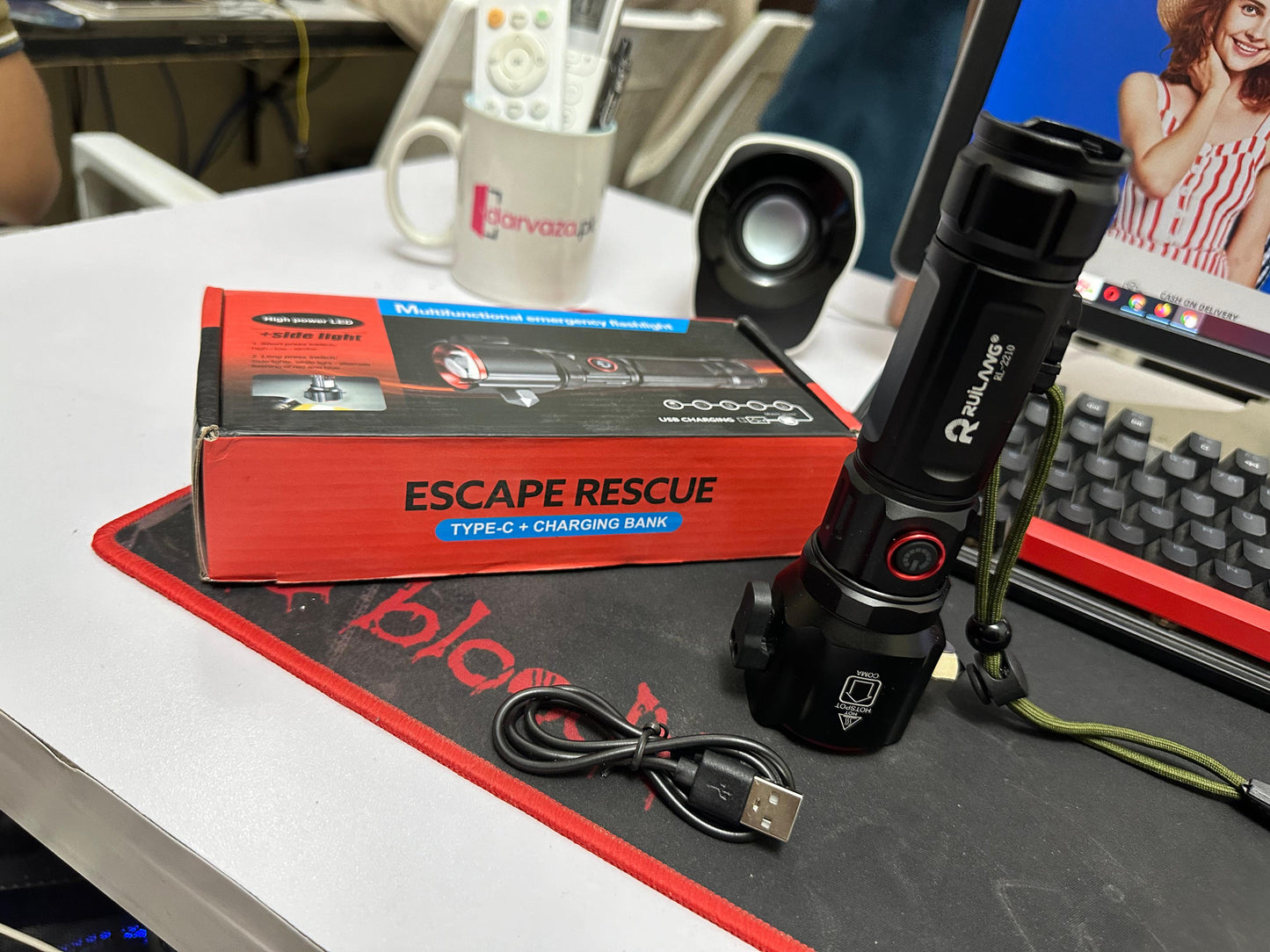 Super Bright Metal FlashLight Torch with adjustable focus Hammer and Mobile Power Bank