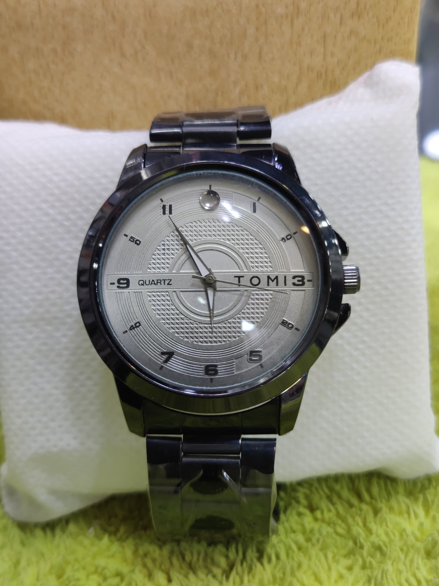 Tomi Quartz Stainless Steal New Look Clock Dial Analog Wristwatch For Men