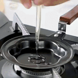 (Pack of 2) Steel Mini Assorted Varieties Non Stick Egg Omelette Various Cartoon Shaped Poele Egg Frying Pan Pot with Box For Kitchen and Outdoor